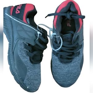 FILA boys tennis shoes